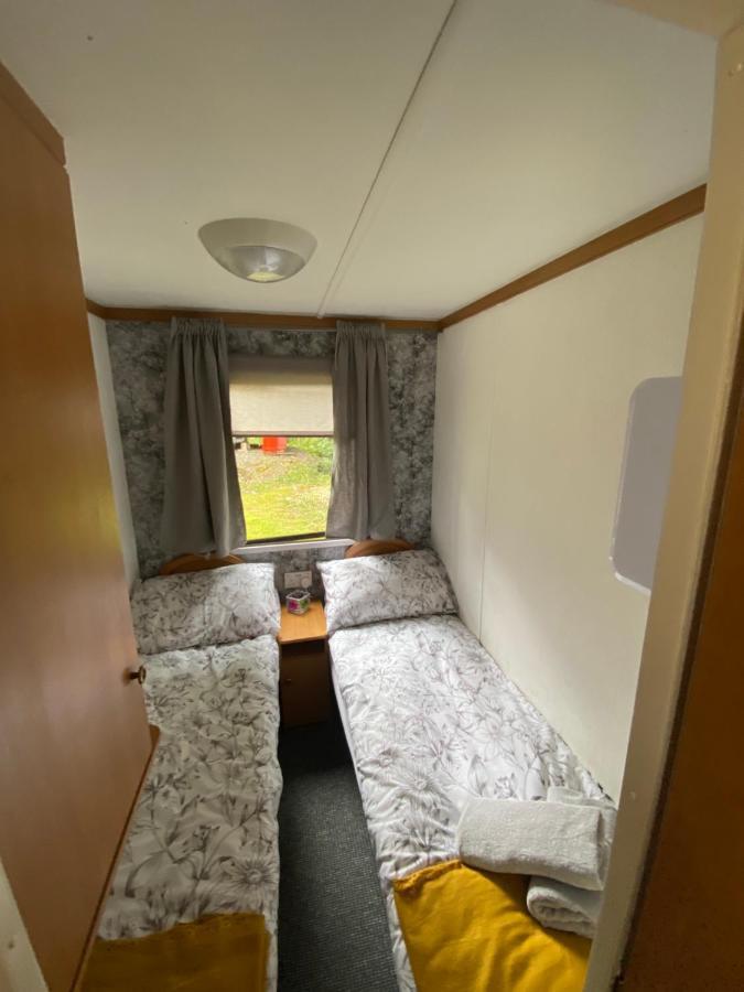 Unique Caravan With Outdoor Space Ballantrae Exterior foto